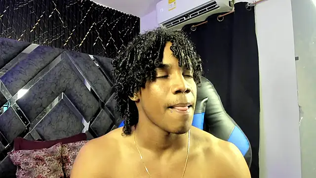 Show modela axel_silva4 na web-kameri