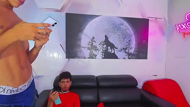 Spicy_guys 在線直播表演