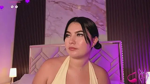 MiaaFarrel élő XXX-chatje