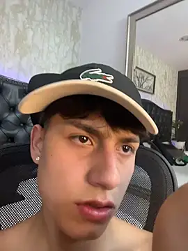 Lander_Cruz élő XXX-chatje