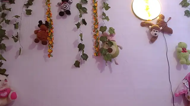 Draculaura_X's Webcam Show