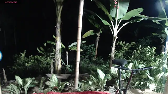 esmeralda_li's Live XXX Chat