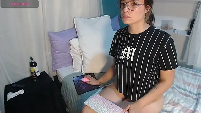 Mily_Miley Live XXX-Chat