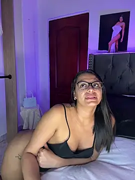 Онлайн чат XXX ema_zoe