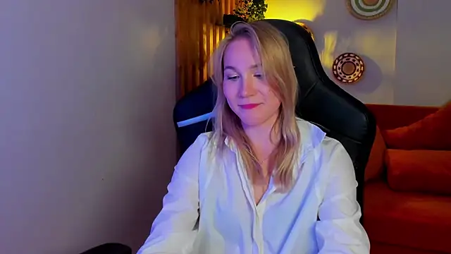 ElaraVoltage Chat XXX live