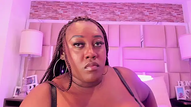 Chat XXX en directo de ShaniaBrownn