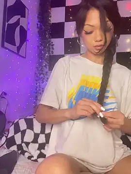 RinaErota: διαδικτυακό σόου στην κάμερα