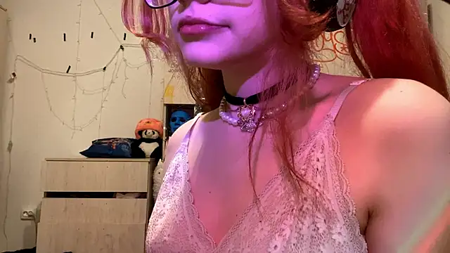 RedHeadCat Adlı Modelin Canlı XXX Sohbeti