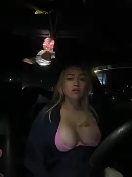 Danielavegax élő XXX-chatje