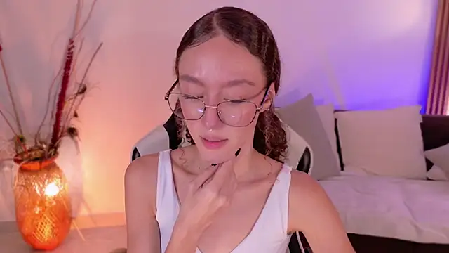 ChloeMoreti Chat XXX live