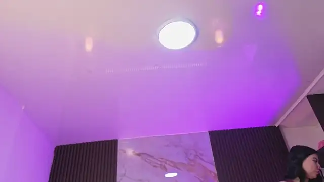 دردشة MiaaFarrel الجنسية المباشرة