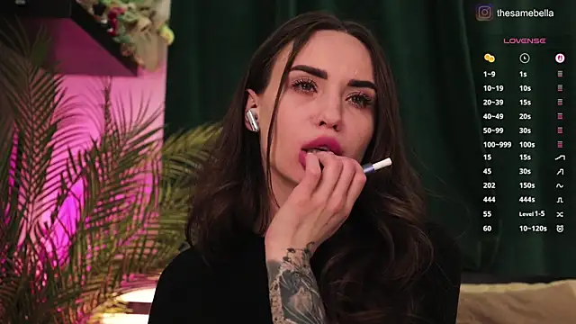 -BabyYodaのライブXXXチャット