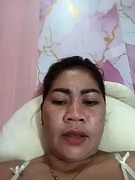 SweetChubbyMommy_02's Live XXX Chat