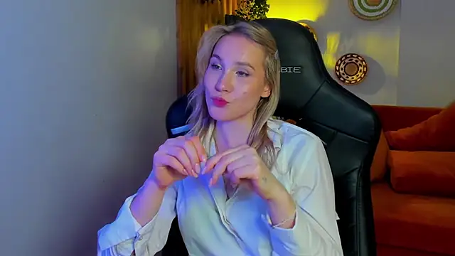 دردشة ElaraVoltage الجنسية المباشرة