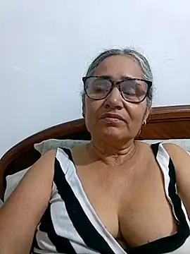 Chat +18 de _candi ao vivo