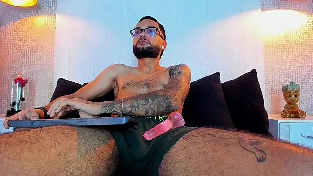 Онлайн чат XXX KyleJoss30