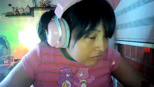 Chat XXX en directo de Shaddycute_