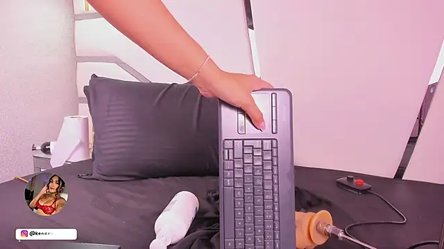 XXX chat uživo modela Kendall__evanss