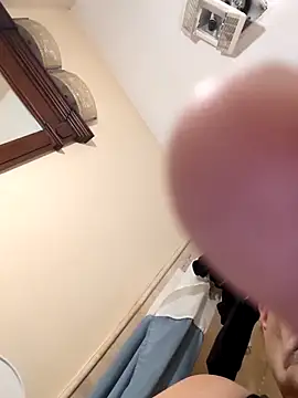 Pokazy przed kamerką – bobby69cock