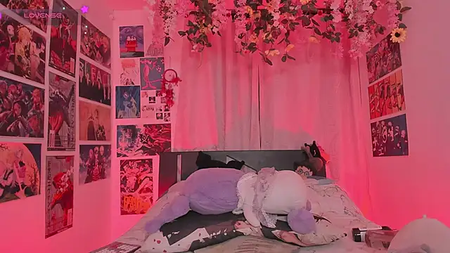 MissCurvyTop's Live XXX Chat