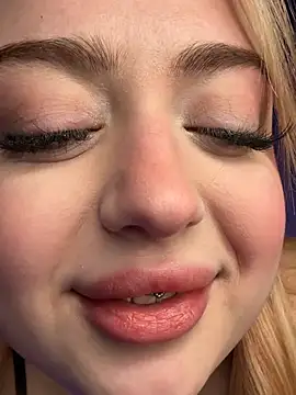 Chat XXX Live KellyMoors