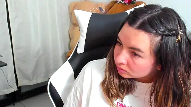 Živý XXX chat __Emma__11__Lecat_