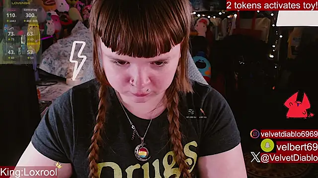 VelvetDiablo: вебкам-шоу