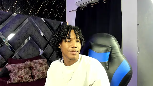 Онлайн чат XXX axel_silva4