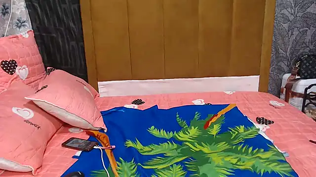 BigbootyNickyx 即時 XXX 聊天