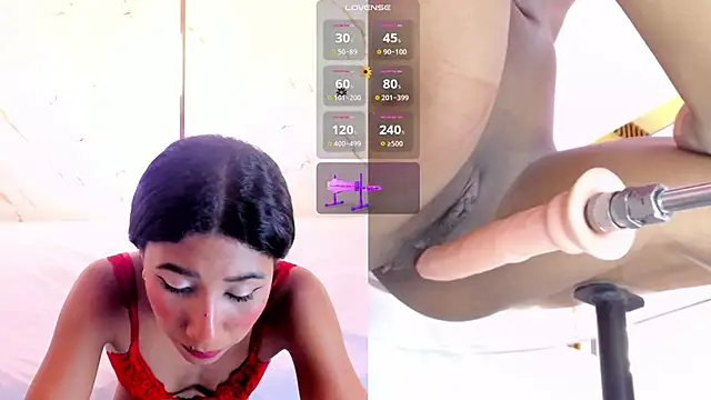 XXX chat uživo modela CandyRouse__