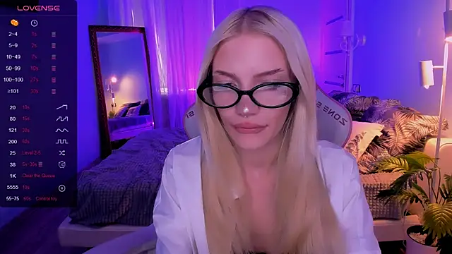 AnyaTaylor_ Chat XXX in diretta