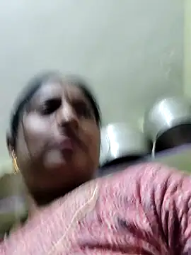 yamini1431 Adlı Modelin Canlı XXX Sohbeti