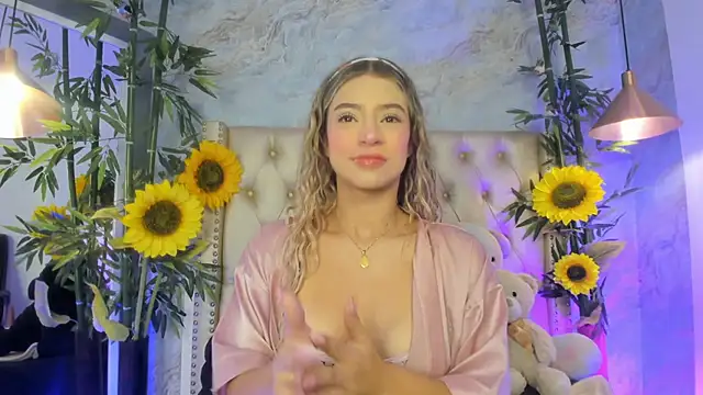 LittleeJaz's Live XXX Chat