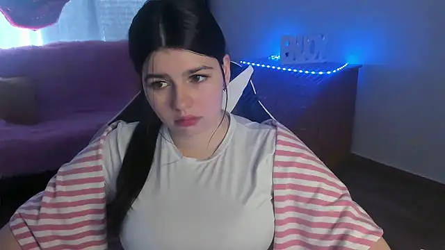 KisaModel: онлайн-секс-чат