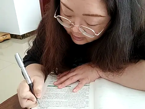 Chat +18 de AngelwithEcup ao vivo