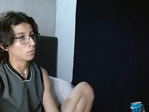 Chat +18 de VAZAK ao vivo