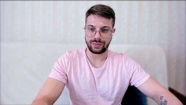 Chat +18 de Tony_Wolf ao vivo