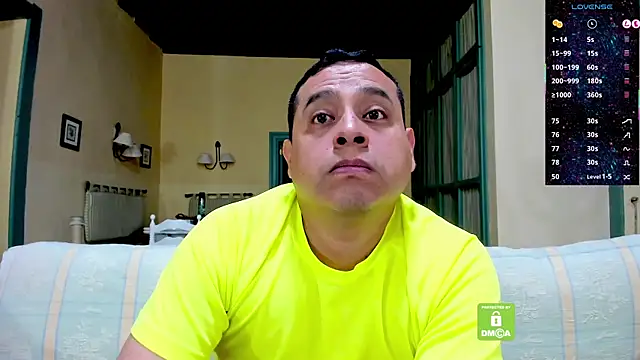 brad_latino's Live XXX Chat