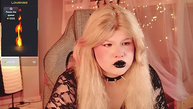 Chat +18 de LilithNlsn ao vivo