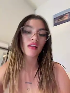 Your_Honeey Chat XXX in diretta