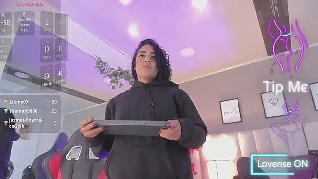 Kiara_Kismet_ 现场XXX聊天