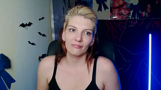 VanessaRey_ Adlı Modelin Canlı XXX Sohbeti