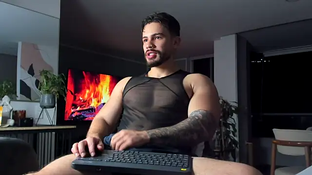 Valenthino_Salvatore Show in webcam