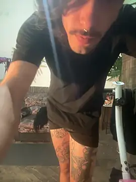 XXX chat uživo modela luckydick333