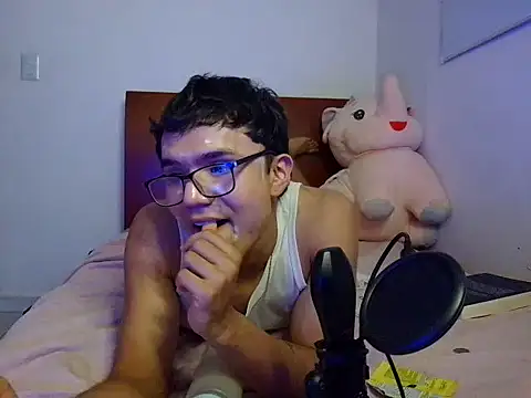 CreamKingg: вебкам-шоу