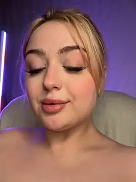 KellyMoors live XXX chat