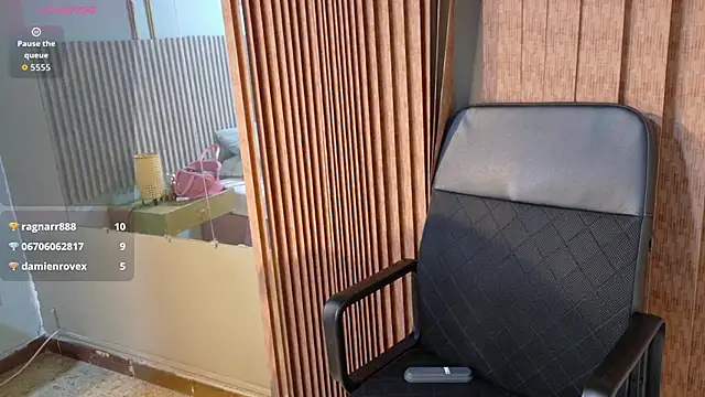 Show de Nikkiadamsz na webcam