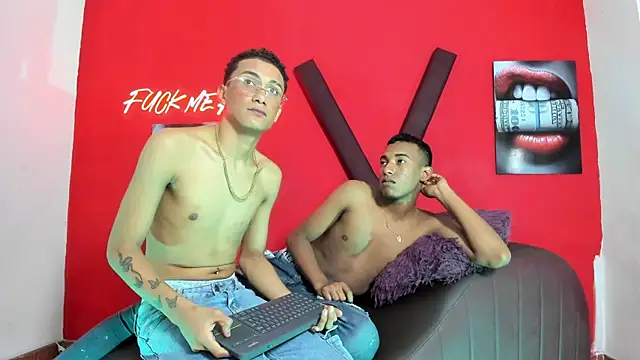 BLACK_BOYS1 Show in webcam