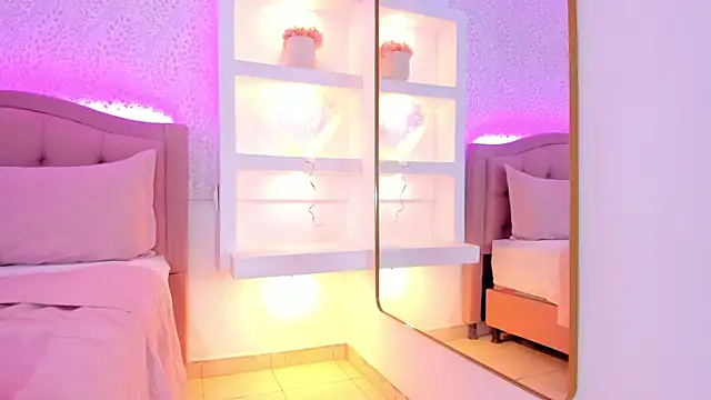 layla-Play 即時 XXX 聊天