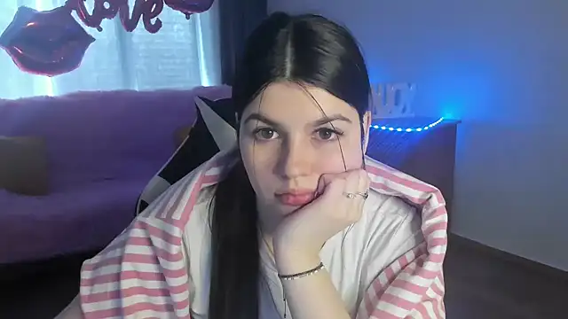 KisaModel's Live XXX Chat